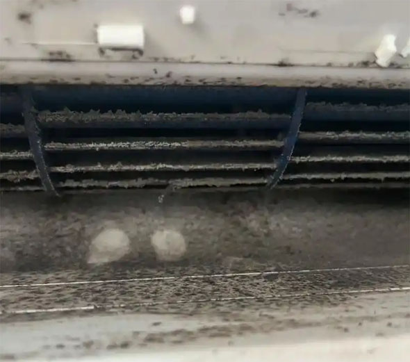 图木舒克空调吹的风有股烧焦味是怎么回事